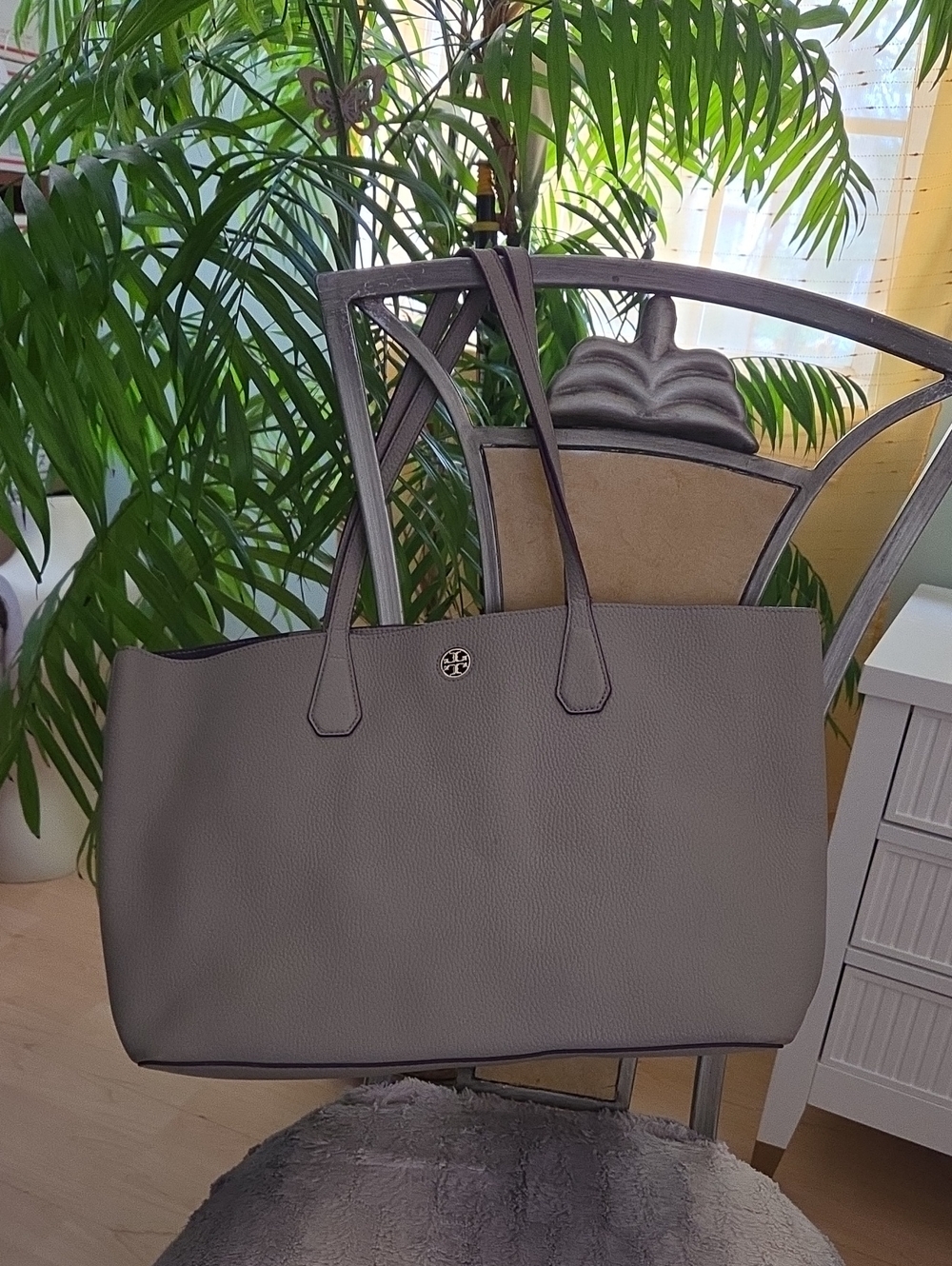 Tory Burch Pebbled Leather Tote ♥️